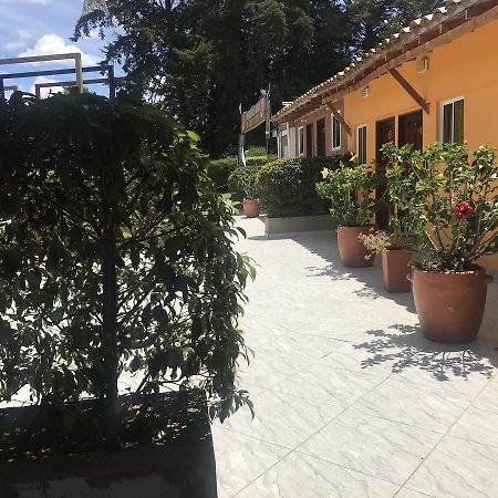 Hostal El Hangar Rionegro Esterno foto