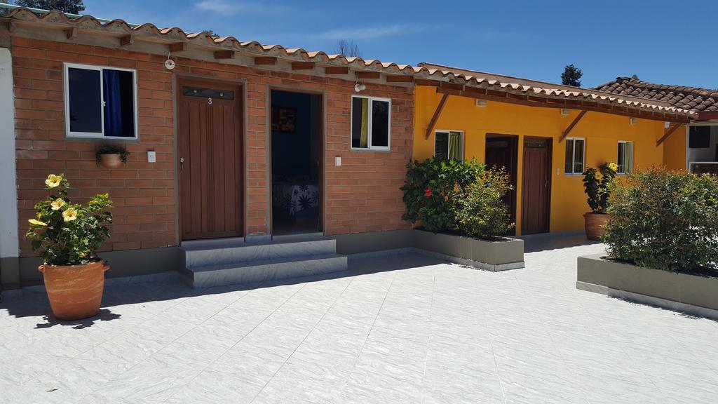 Hostal El Hangar Rionegro Esterno foto