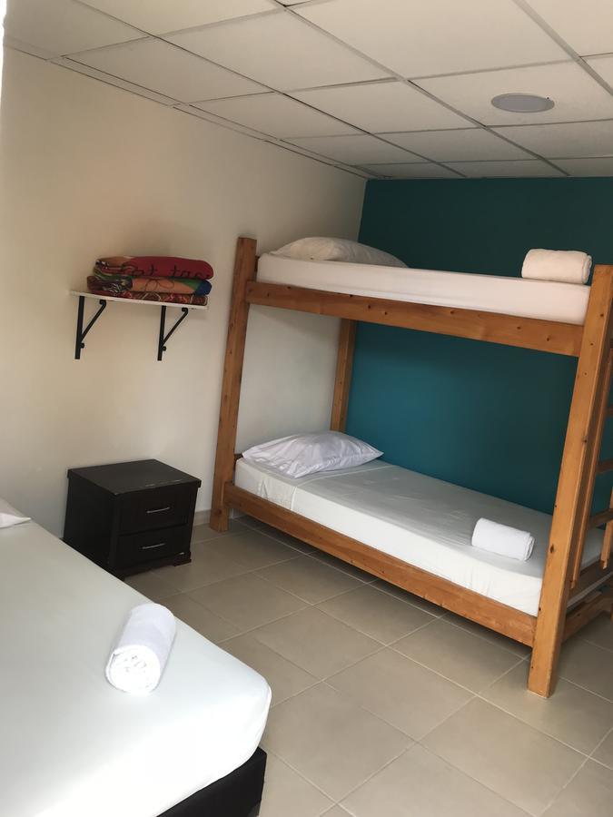 Hostal El Hangar Rionegro Esterno foto