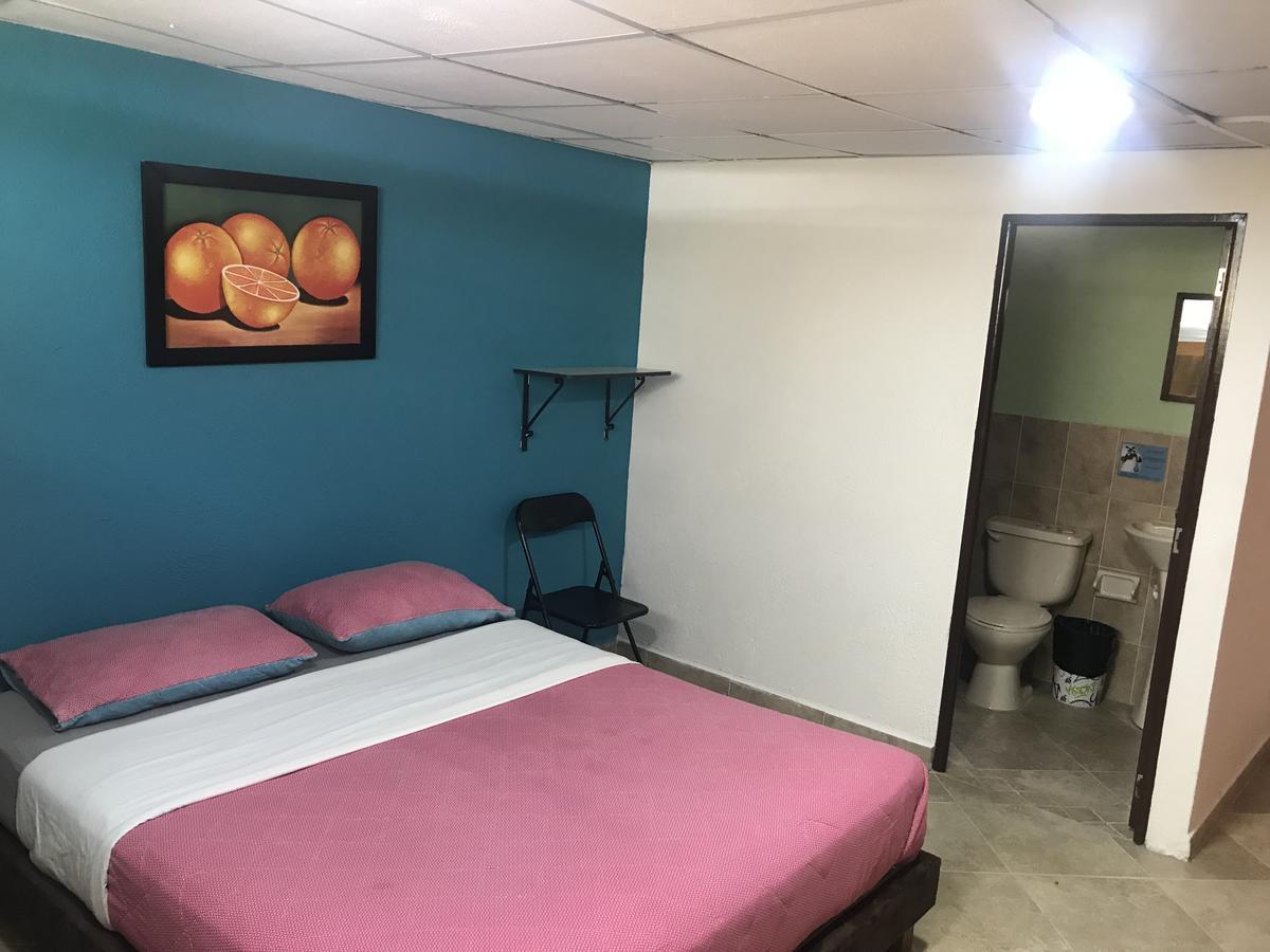 Hostal El Hangar Rionegro Esterno foto
