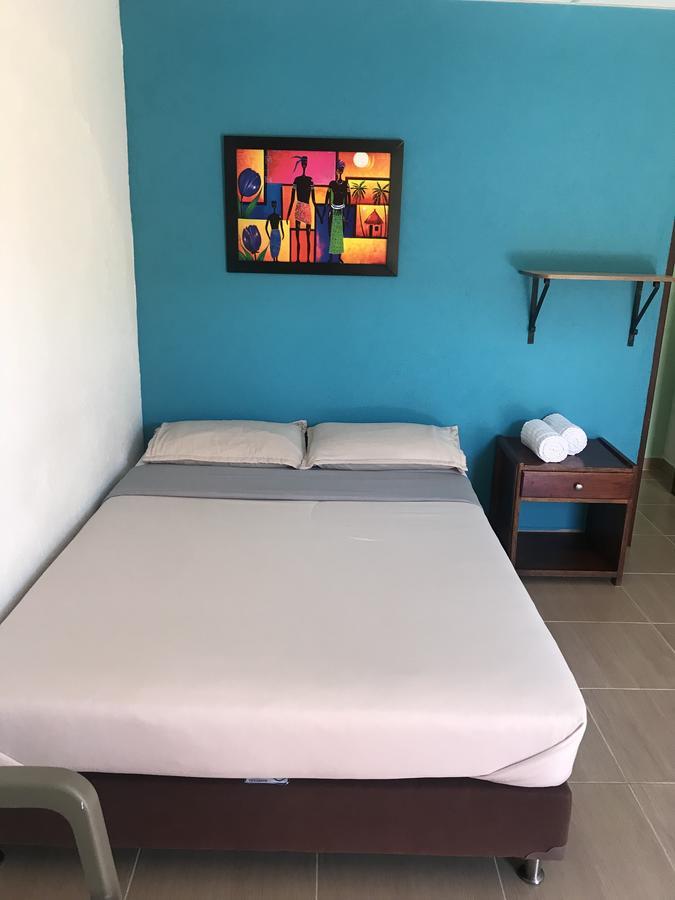 Hostal El Hangar Rionegro Esterno foto
